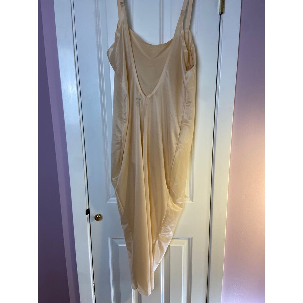 Skims scoop neck‎ all in one jumpsuit. - Picture 2 of 5